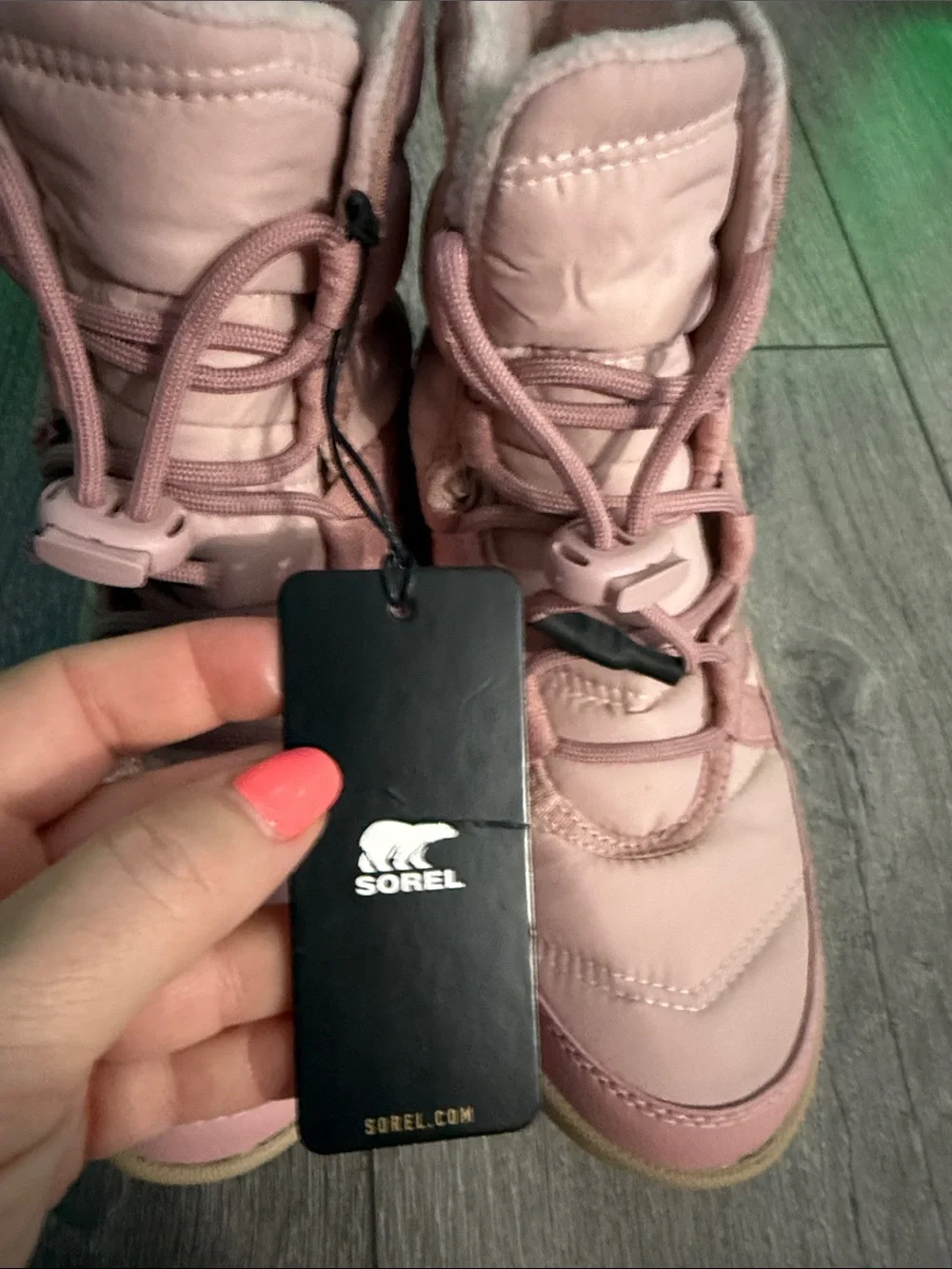 NWT Sorel Whitney Girls Short Pink Lace-Up Insulated Winter Boot